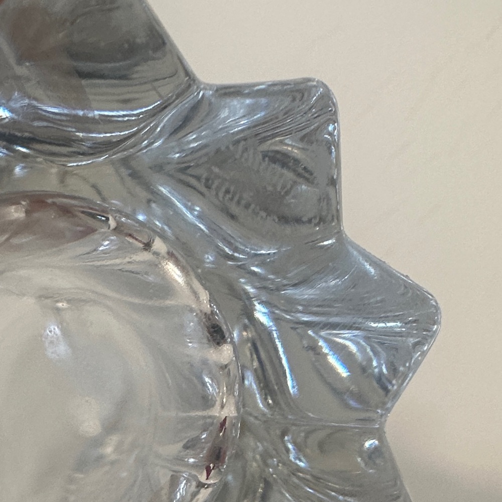 Exquisite Vintage Marquis Waterford Crystal Windflower Vase w/scalloped design. - Picture 6 of 8